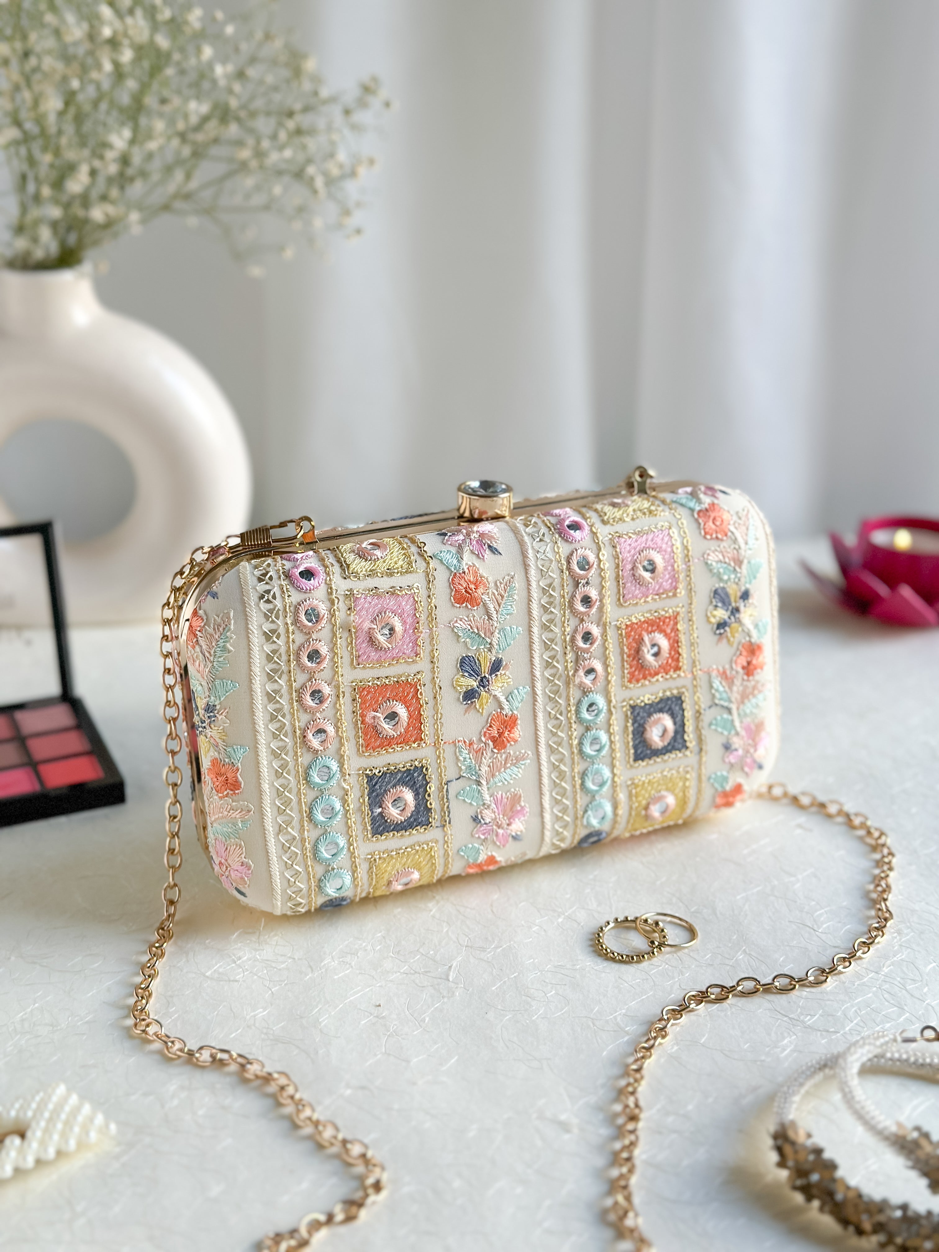Nice-G Fusion Palette Clutch: The Perfect Blend of Style